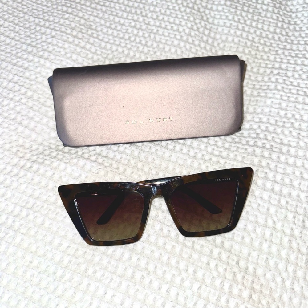 Sol Kyst Wide Jean Tortoiseshell Cat-Eye Sunglasses